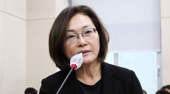 보석으로 풀려난 용산구청장, 월급 1000만원 논란까지 