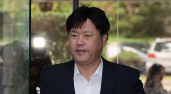 檢, '불법 선거 자금 수수' 이재명 최측근 김용… 징역 12년 구형