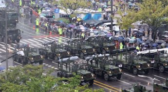 [포토] 국군의 날 기념 시가행진모습 드러낸 '한국형 3축 체계' 제대