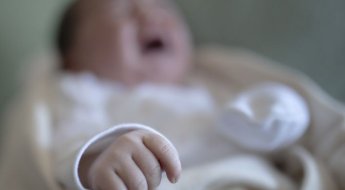 "방금 낳은 아기 사실래요?"…독버섯처럼 퍼지는 신생아 인신매매