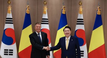 尹, 루마니아 대통령 정상회담…김건희 여사 130일만에 활동 재개