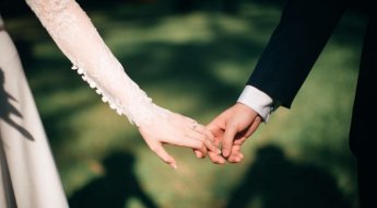 "결혼했지만 사랑·성관계는 없다"…'우정결혼' 찾는 日 30대 고학력자들
