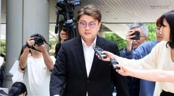 '음주 뺑소니' 복역 김호중, 성탄절에 못 나온다…가석방 '부적격'