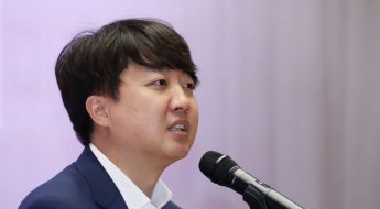 "수능 1등급 4800명 모두 의대갈 수도"…이준석, 서울대 강연