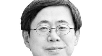 [논단]‘친일 매국노’론이 재등장한 정치