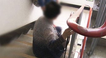 "택배·배달 끊기고 외출도 못해"…승강기 멈춘 15층 아파트 입주민 '분통'