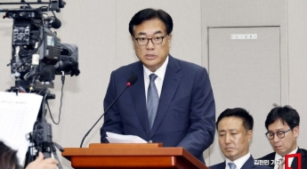 '계엄 증거 은폐 의혹' 정진석 첫 조사…김상민 신병 확보