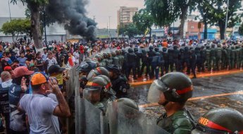'마두로 3선 사기' 베네수엘라 반정부 시위 격화…