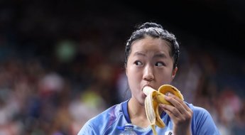"바나나 먹방도 귀엽다"…신유빈 일거수일투족 연일 화제