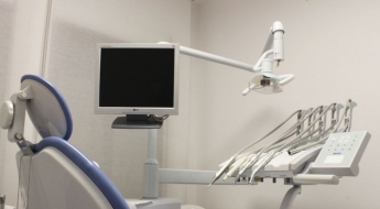 이틀 만의 퇴사에 "180만원 물어내" 유명치과…면벽수행에 60줄 반성문 '갑질 의혹'