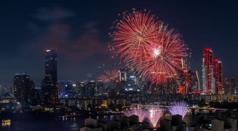 불꽃축제 특수 '톡톡'…한강 편의점, 3시간 매출 1500만원 넘기도