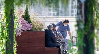 1인당 평생 의료비 2억5000만원…수명 긴 여성 더 쓰고, 암 걸리면 추가 억대 지출 