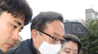 '부당대출 의혹' 손태승 전 우리금융 회장, 구속영장 기각…