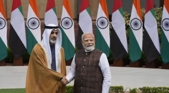 인도, 스마트폰 설계도 공유 요구…