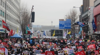 광주 尹탄핵 궐기대회 2만명 참여…보수집회와 충돌도