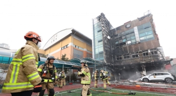 서술 무학여고 화재 완진…경찰, 17일 합동감식