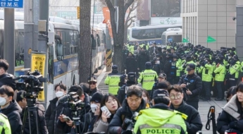 한달 초과근무만 113시간…尹 탄핵선고 지연에 경찰들 '완전 녹초'