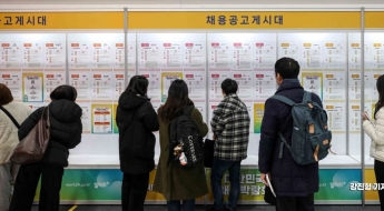 엇갈리는 4대 그룹 고용 성적표…삼성·현대차, 2020년 이후 증가, LG·SK는 감소