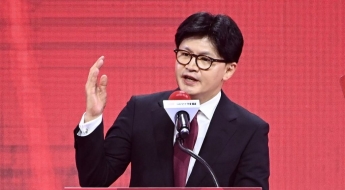 한동훈 "계엄날 밤 1초도 망설인바 없다…겁 먹은 건 이재명"