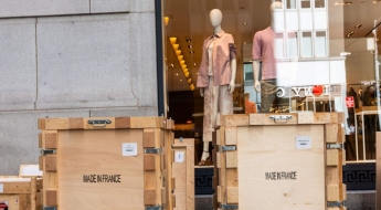 주머니 닫는 중산층…글로벌 명품시장 15년만 역성장