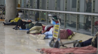 빈대에 오줌 웅덩이 '끔찍'…높은 임대료 탓 노숙자 들끓는 스페인 공항
