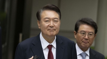 '묵묵부답' 윤석열, 5차 공판 출석…특전사 1공수여단장 군 투입 증언