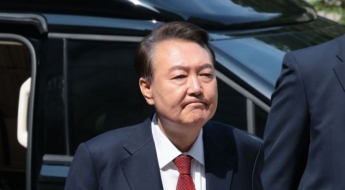 "도끼로 문 부숴""의원 끄집어 내"…윤석열 재판서 '계엄군 지휘부 통화' 재생 