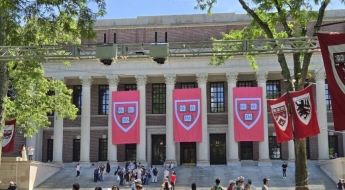 '하버드대 1→3위' 흔들리는 美대학…中 '톱10 중 7곳' 싹쓸이