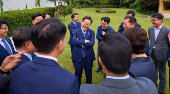 나랏돈 아끼는 李, 대통령 시계 못 볼듯…물가 걱정 '라면값' 언급도 