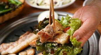 삼겹살 싸 먹던 '이것' 대장암 원인?…영국서 7년새 10배 증가