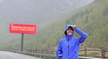 1년간 2만 원 쓰고 세계 일주한 여성…"비결은 400번의 엄지척"