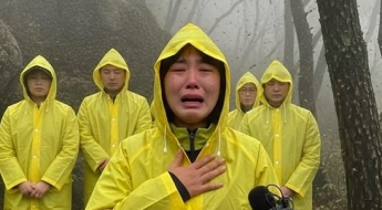 "죄 없는 러브버그 학살 멈춰" 환경운동가 읍소…진짜인줄 알았더니