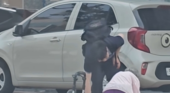 "할머니, 얼른 들어가세요"…폭염 속 등장한 중학생 정체