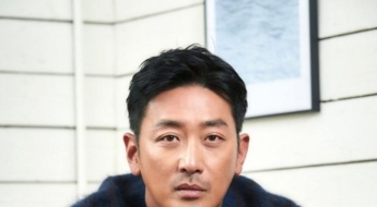 팬이 "별명 지어주세요" 요청했는데…하정우 "최음제" 댓글, 결국 사과