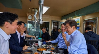 "李 대통령, 역사에 죄 짓지 말자"…강훈식이 전한 협상 비화