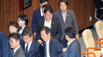 필리버스터, 규탄, 조롱…그리고 아무도 없었다
