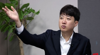 "대통령은 괜찮고 배우는 은퇴?"…이준석, 조진웅 논란 겨냥해 이재명 직격