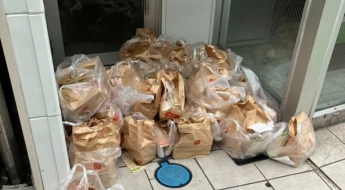 "포켓몬 카드 쏙 빼고 햄버거는 버렸다"…'해피밀 사재기' 리셀러에 日 '발칵'