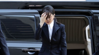 [속보]김건희 구속영장 발부…헌정사 첫 전직 대통령 부부 동시구속