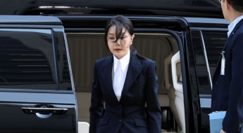 모든 의혹 '몸통' 김건희 여사 구속…'머그샷' 찍고 구치소 수감