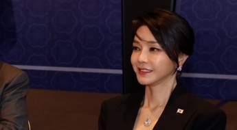 [단독] 자수서에 적힌 김건희 발언…목걸이 받은 후 "도와줄 건 없느냐" "고맙다"