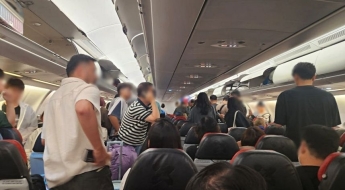 "승무원도 놀라 승객에 되물어"…인천공항 도착했다더니 김포공항 왜 왔나