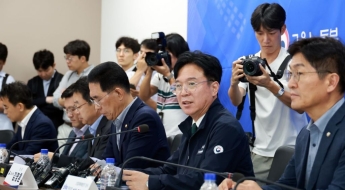 20대 건설사 CEO와 만난 고용장관 