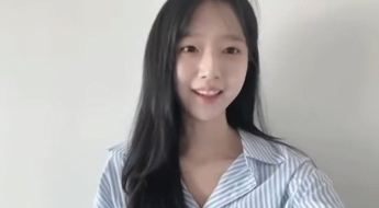 미모로 화제 모은 '유담' 31살에 벌써…9월부터 인천대서 교수로 강단 올라 