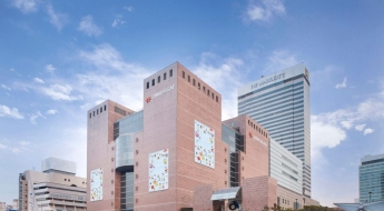 신세계 강남점, 3년 연속 매출 3조원 돌파…