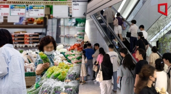 8월 소비심리, 7년7개월來 최고…