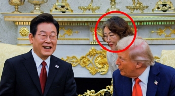 한미 정상 가운데 '씬스틸러' 정체…전업주부 출신 '닥터 리'