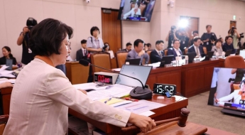 법사위, 尹 구치소 CCTV 내달 1일 열람 가결…공개 여부는 이견