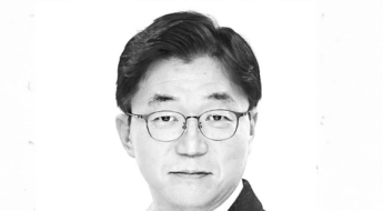 [시시비비]독수리의 폭주에 춤추는 용과 코끼리