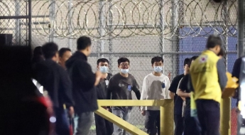 "한국 안 갈래" 구금 한국인 중 美 잔류 택한 1명…그 이유는